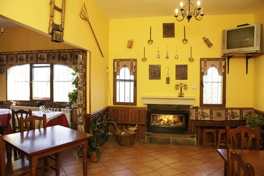 Hostal Restaurante Alto Rey Arroyo de las Fraguas Bagian luar foto