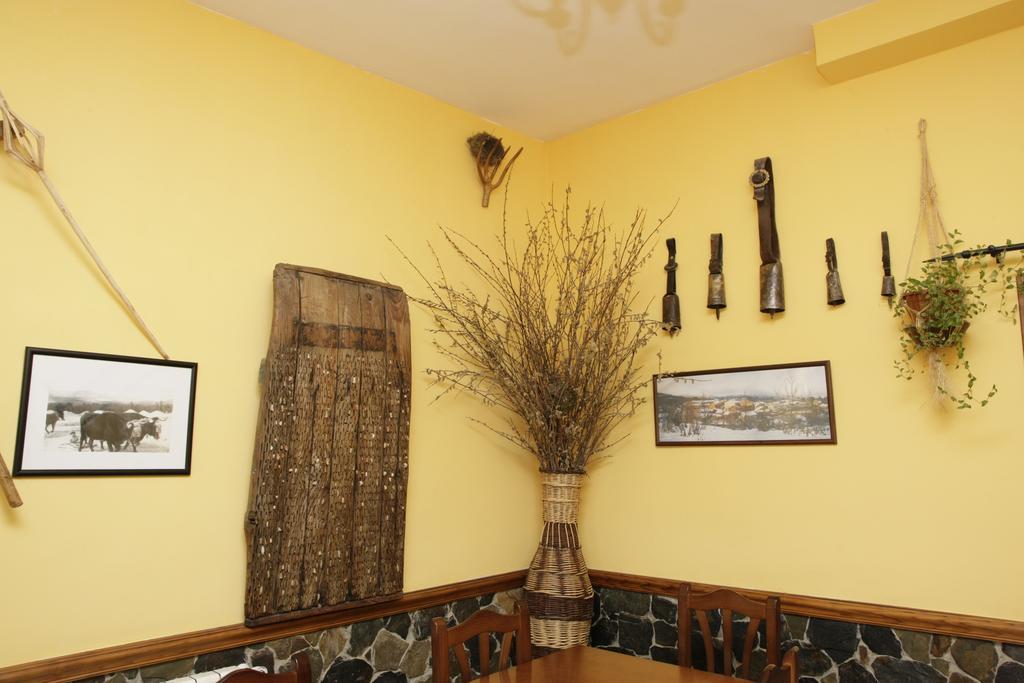Hostal Restaurante Alto Rey Arroyo de las Fraguas Bagian luar foto