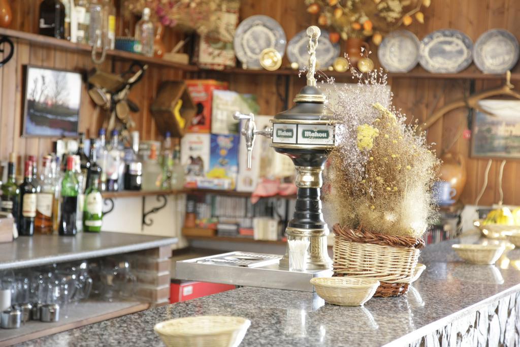 Hostal Restaurante Alto Rey Arroyo de las Fraguas Bagian luar foto