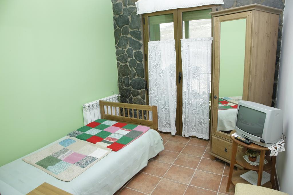 Hostal Restaurante Alto Rey Arroyo de las Fraguas Bagian luar foto