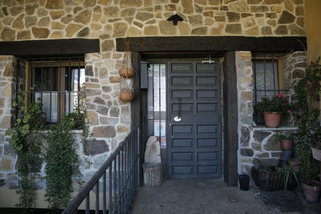 Hostal Restaurante Alto Rey Arroyo de las Fraguas Bagian luar foto
