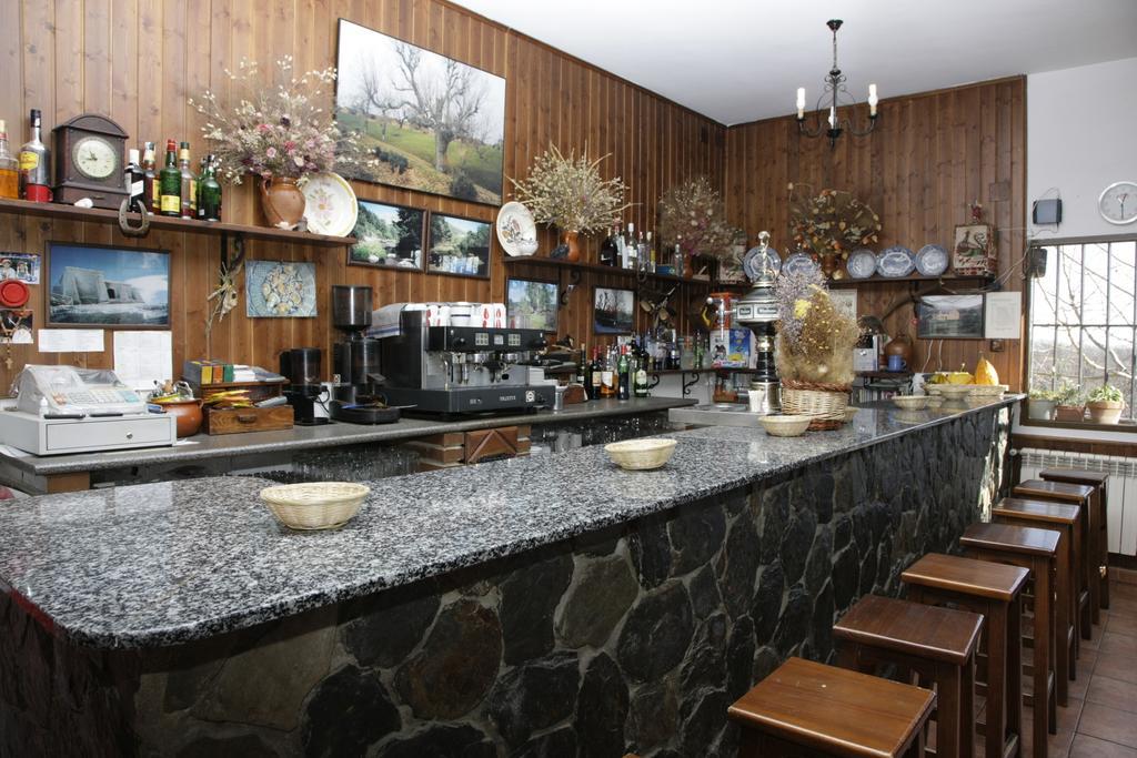 Hostal Restaurante Alto Rey Arroyo de las Fraguas Bagian luar foto