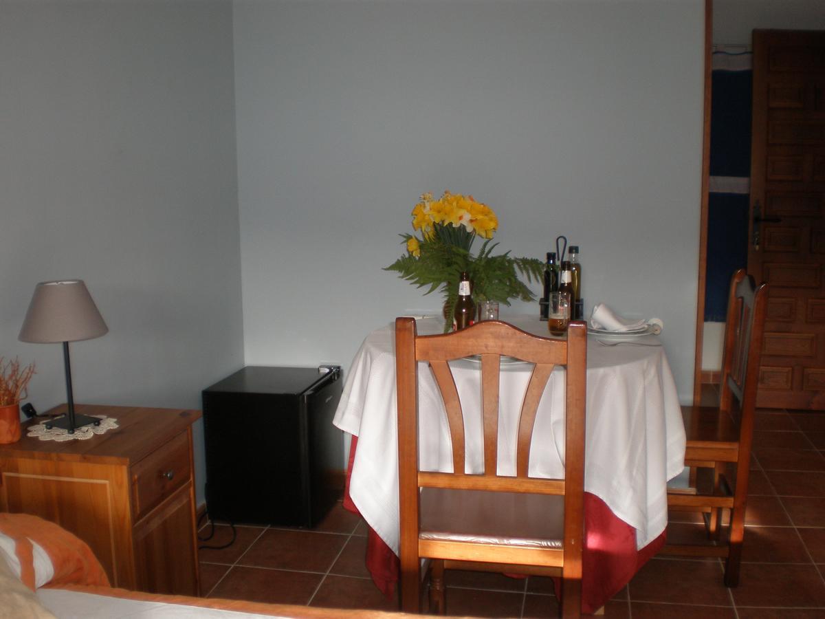Hostal Restaurante Alto Rey Arroyo de las Fraguas Bagian luar foto